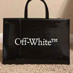 AUTHENTIC: Off-White
Medium Patent Box Tote Bag
Color: Black